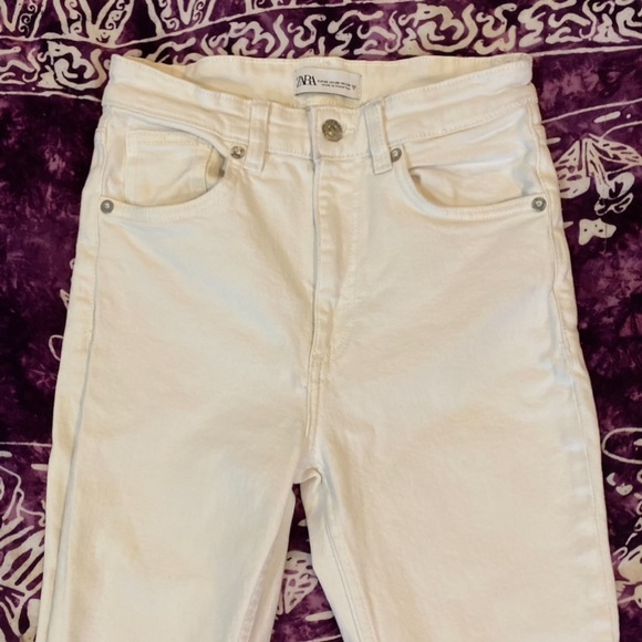 Zara raw hem ankle cropped straight leg white jeans, high waisted - Picture 3 of 7